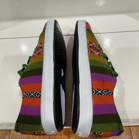 Crazy Andean Shoes Art To Wear Aztec Print Multicolor Sneakers Shoes Women 6 NWO - Picture 8 of 11